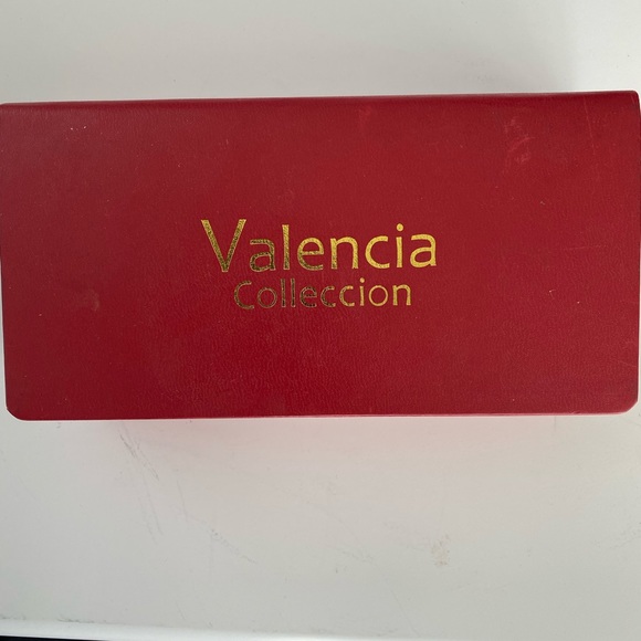 Valencia Collection Interchangeable Watch - Picture 3 of 3